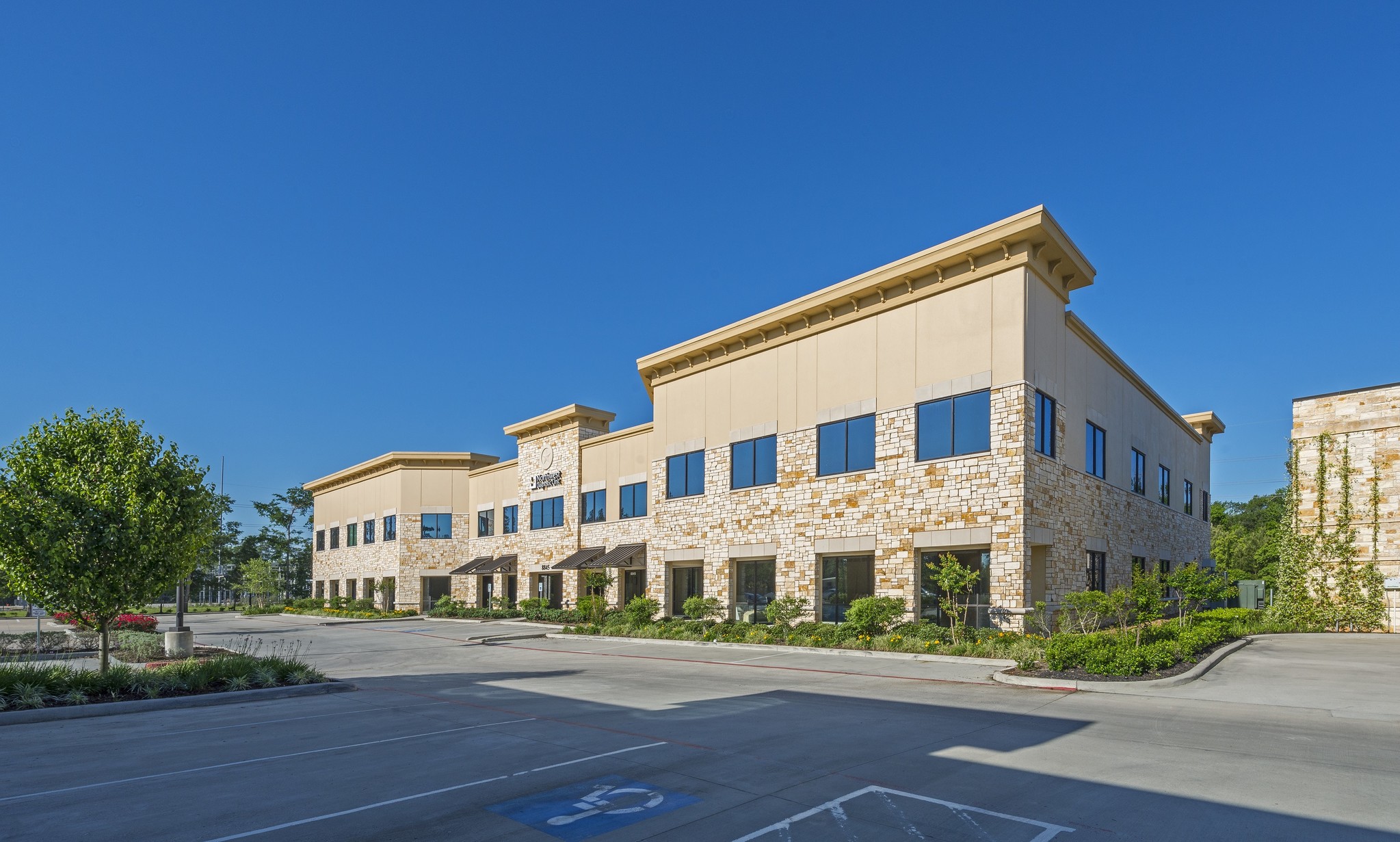 8845 Six Pines Dr, The Woodlands, TX for lease Building Photo- Image 1 of 3