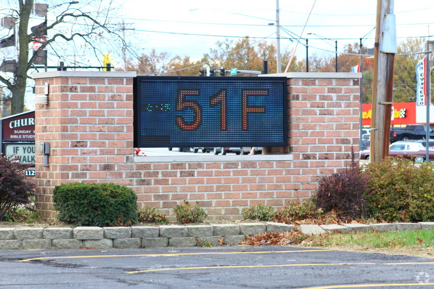 1131 E Broad St, Elyria, OH for lease - Building Photo - Image 3 of 15