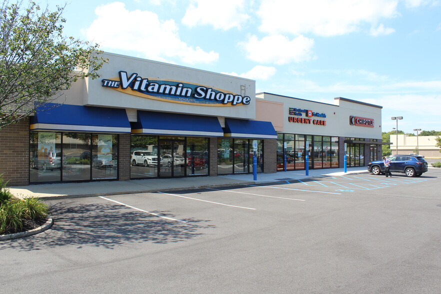 5147-5151 Sunrise Hwy, Bohemia, NY for lease - Building Photo - Image 3 of 16