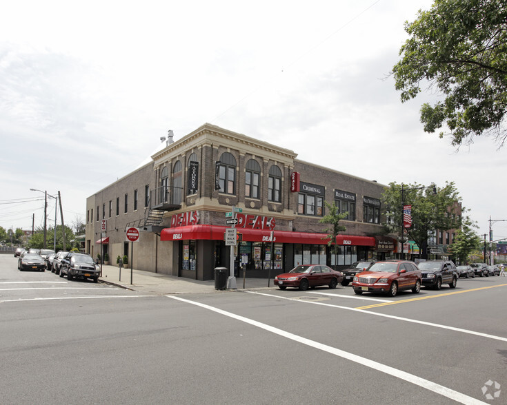 69-06-69-10 Grand Ave, Maspeth, NY for lease - Primary Photo - Image 1 of 32