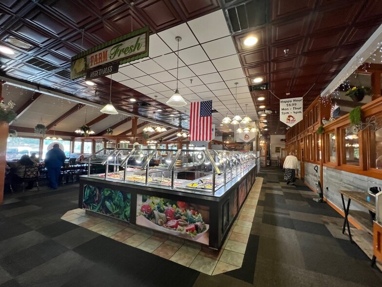 8465 Tara Blvd, Jonesboro, GA for sale - Interior Photo - Image 2 of 9