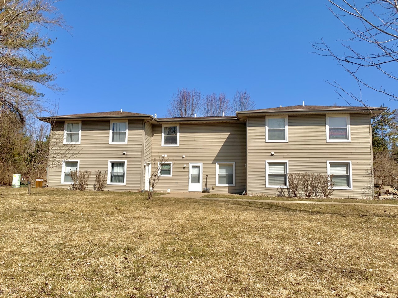 321 W Capac Rd, Imlay City, MI 48444 - Creekside Manor Apartments ...