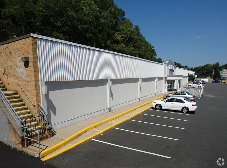 2575-2595 Central Park Ave, Yonkers, NY for lease - Building Photo - Image 3 of 9