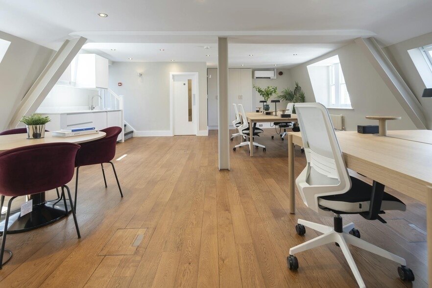 46 Beak St, London for lease - Interior Photo - Image 2 of 13