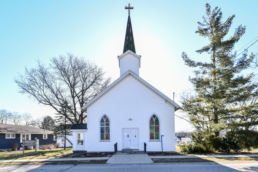 1529 Church 1, Lyons, WI 53148