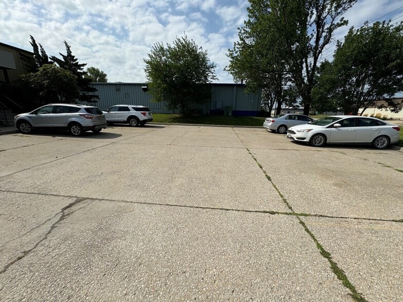 1811 N Topping Ave, Kansas City, MO for lease - Building Photo - Image 3 of 9