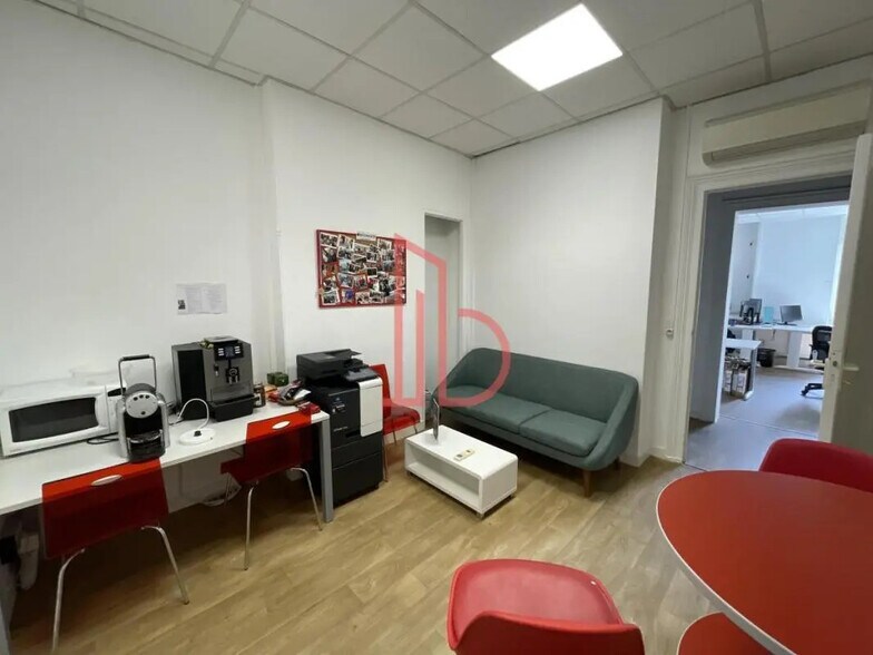 Office in Bordeaux for lease - Interior Photo - Image 3 of 5