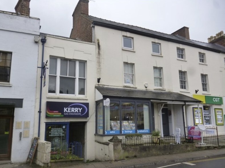 50 London Rd, Stroud,