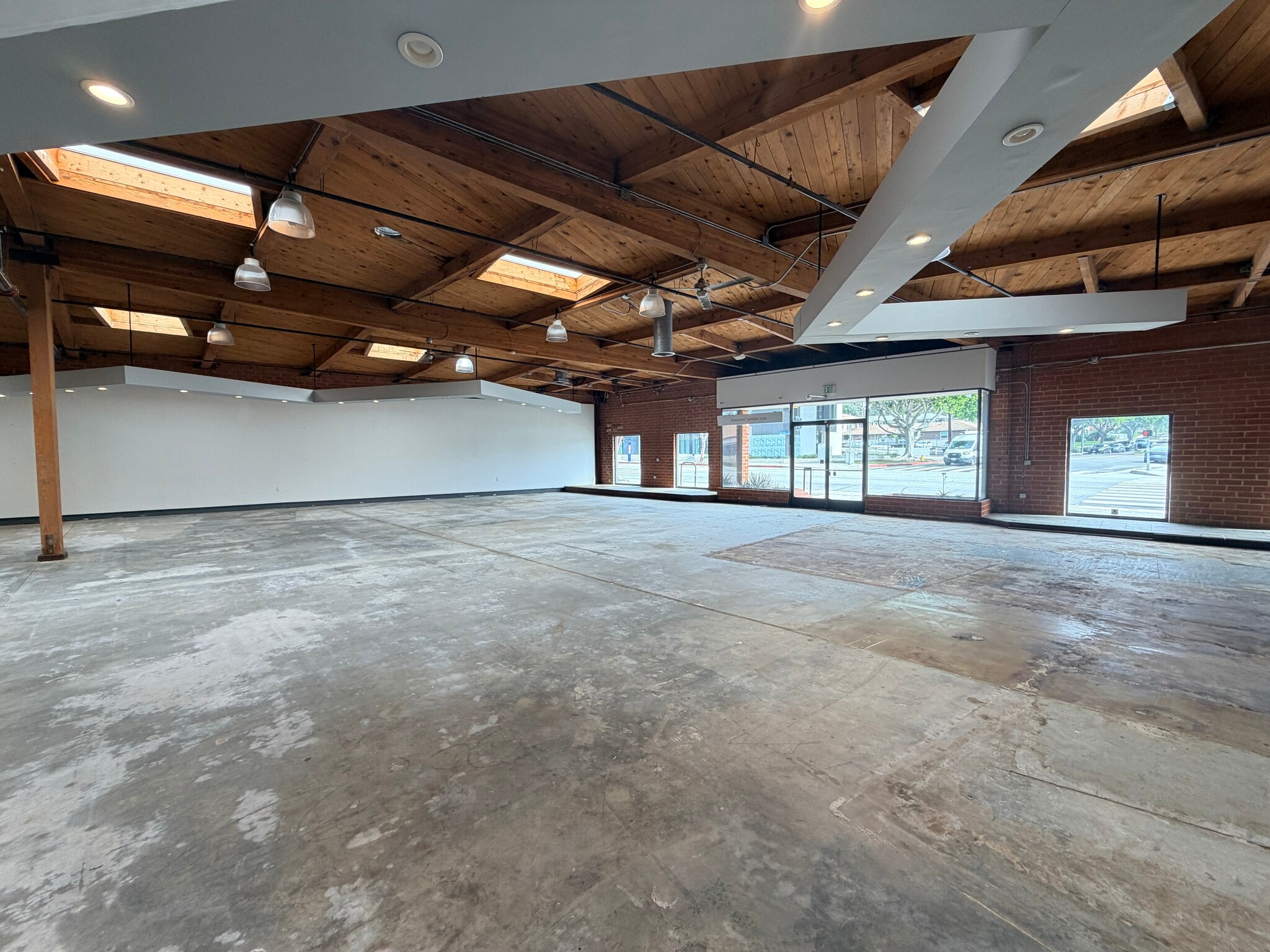 2314-2316 Lincoln Blvd, Santa Monica, CA for lease Interior Photo- Image 1 of 10
