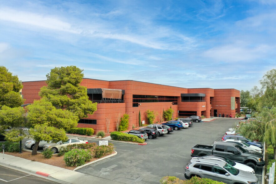 2020 Palomino Ln, Las Vegas, NV 89106