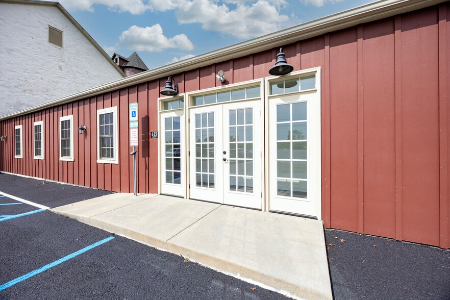615 E Swedesford Rd, Exton, PA for lease - Building Photo - Image 2 of 17