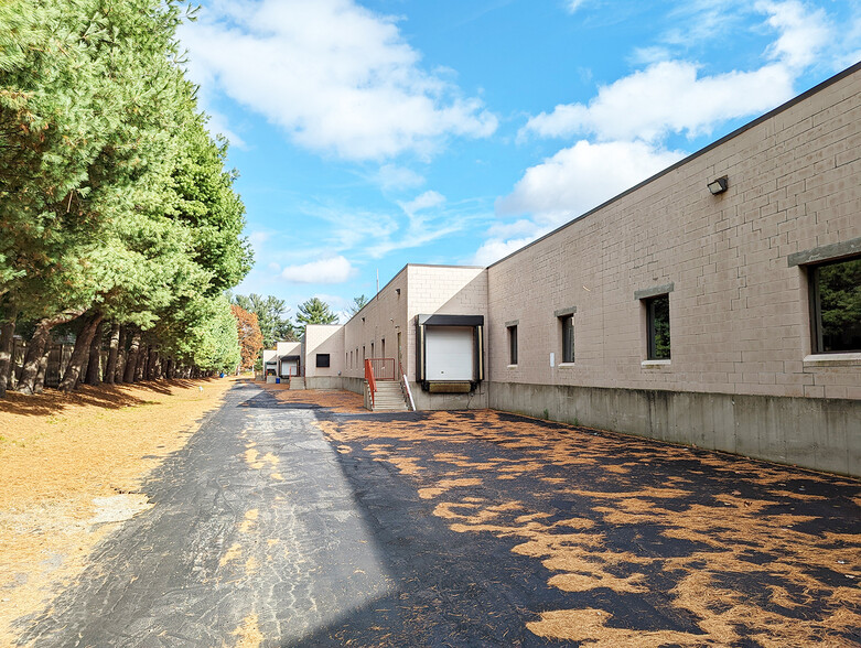 486 Amherst St, Nashua, NH for lease - Building Photo - Image 2 of 3