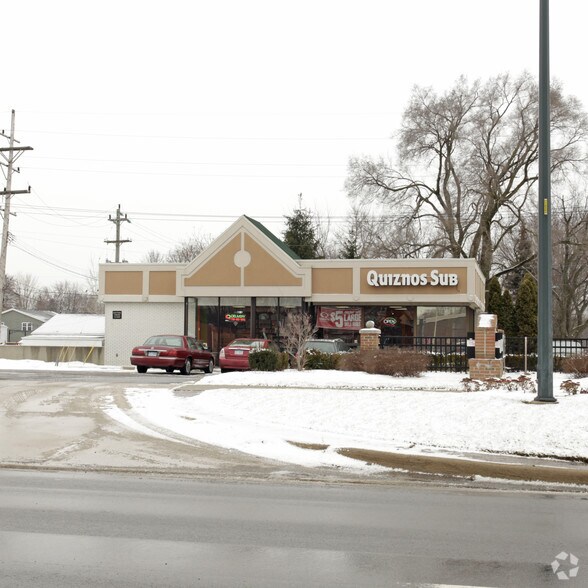 1043 Ann Arbor Rd, Plymouth, MI 48170