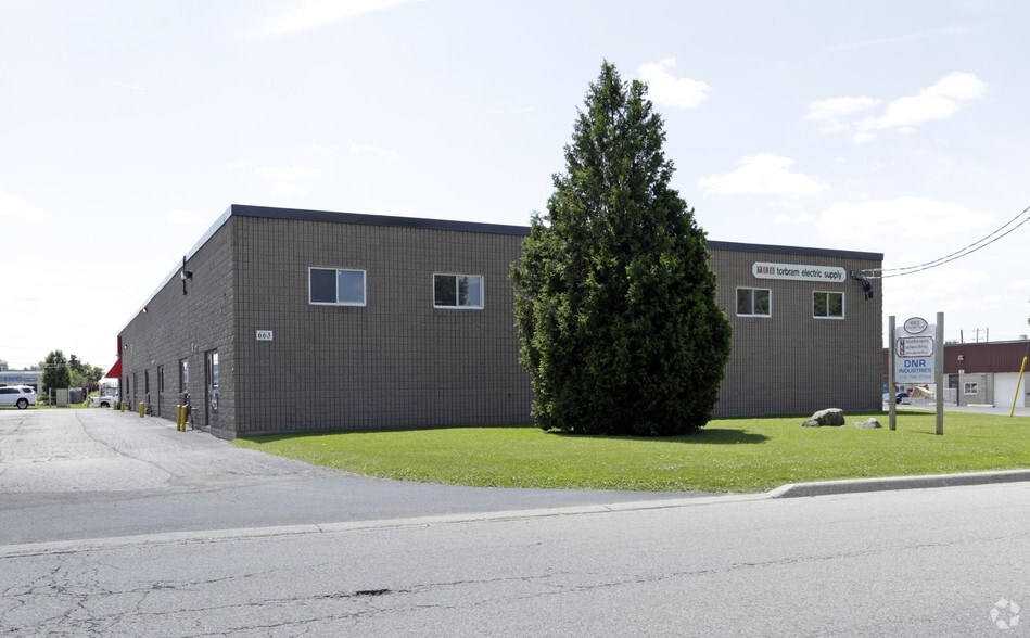 663 Colby Dr, Waterloo, ON for sale - Primary Photo - Image 1 of 1