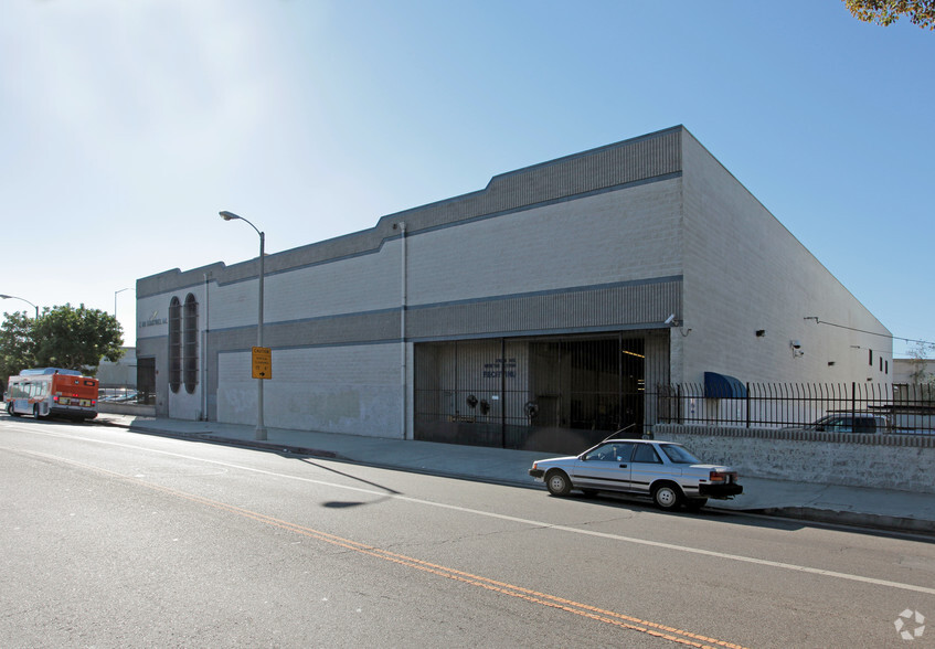 3957 S Hill St, Los Angeles, CA for lease - Building Photo - Image 1 of 5