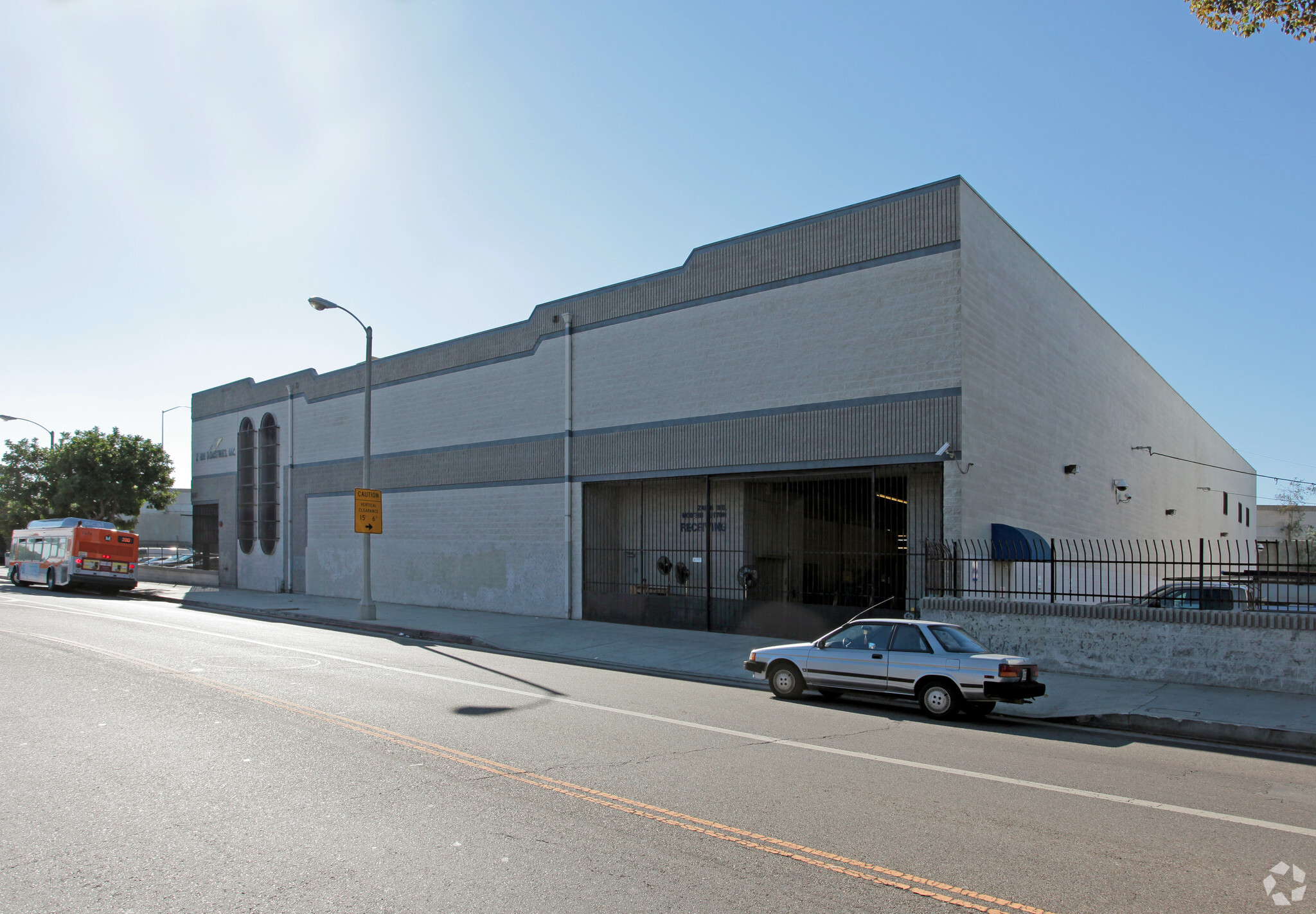 3957 S Hill St, Los Angeles, CA for lease Building Photo- Image 1 of 6