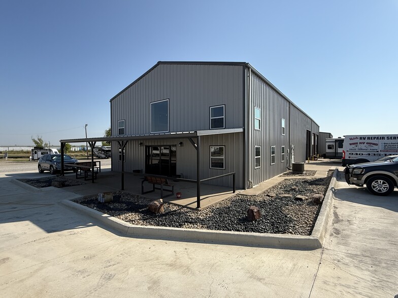 13239 S Interstate 35, Valley View, TX for lease - Commercial Listing Video - Image 2 of 43