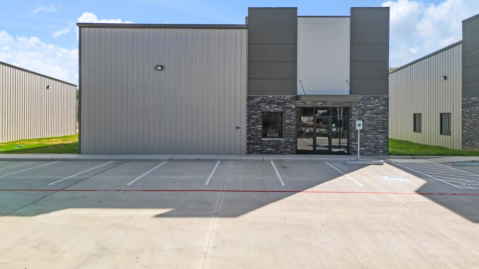 15607 Jarvis Rd, Cypress, TX for sale - Building Photo - Image 2 of 13