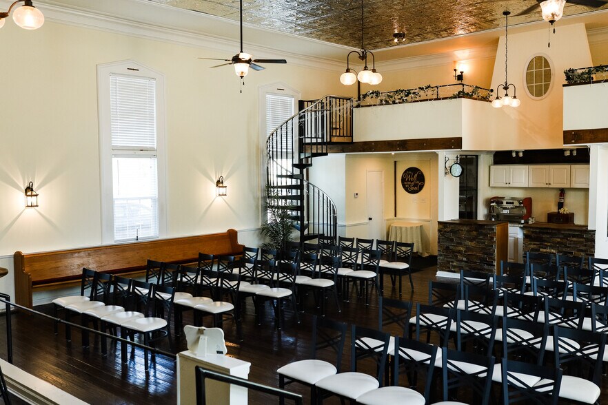 211 2nd St, Jonesburg, MO 63351