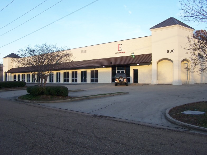 830 Wilson Dr, Ridgeland, MS for lease - Primary Photo - Image 1 of 10