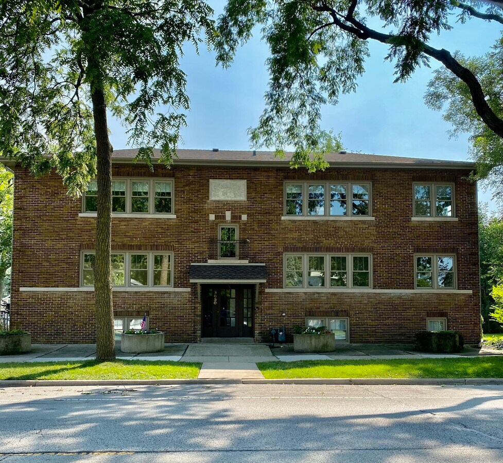 3650 Grand Blvd, Brookfield, IL 60513