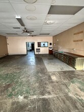 317 S Main St, Lindsay, OK for sale Interior Photo- Image 2 of 12