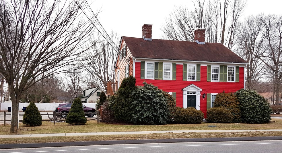 138 E Main St, Clinton, CT for sale - Building Photo - Image 1 of 1