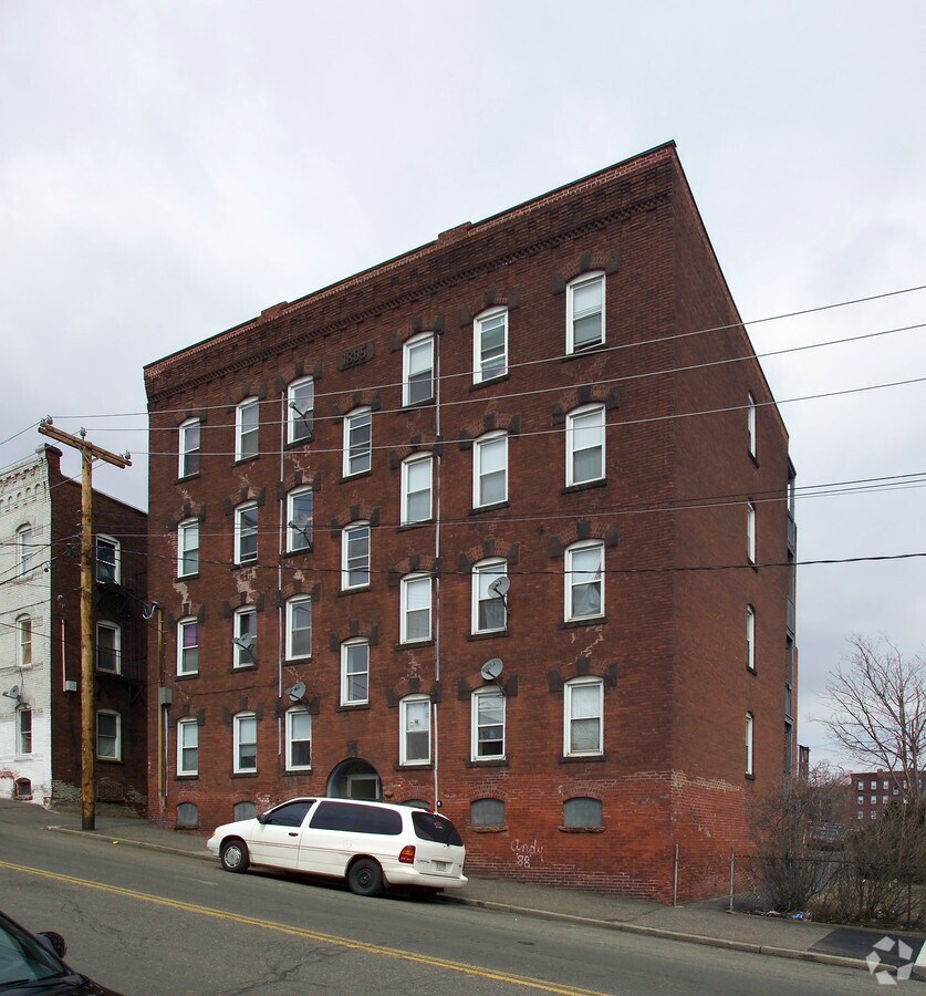 81 Jackson St, Holyoke, MA 01040 Property Record