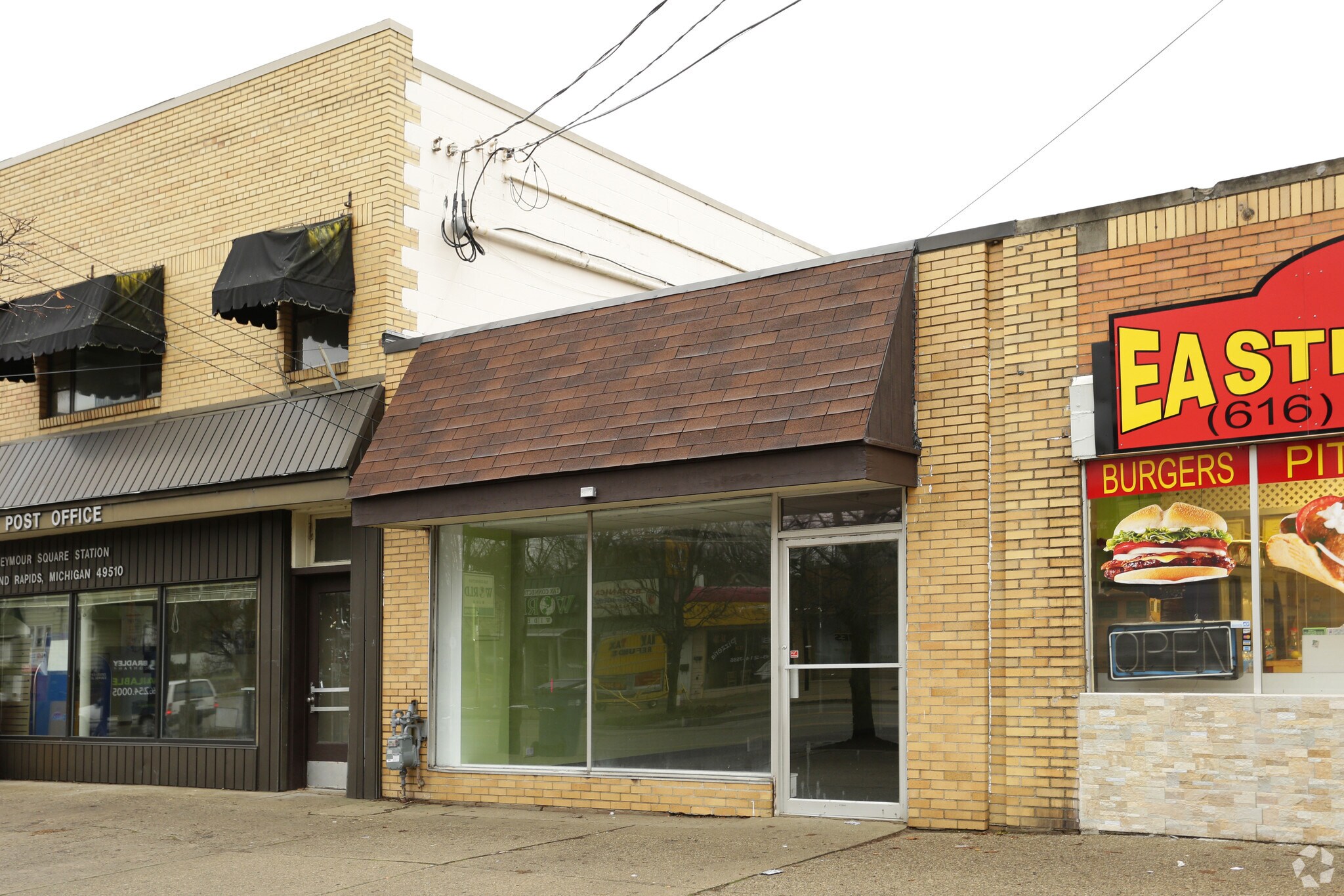 2013 Eastern Ave SE, Grand Rapids, MI for sale Primary Photo- Image 1 of 1