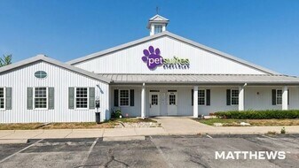 PetSuites - Retail Space
