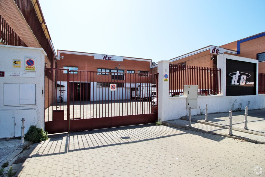 Industrial in Madrid, Madrid for lease - Primary Photo - Image 1 of 3