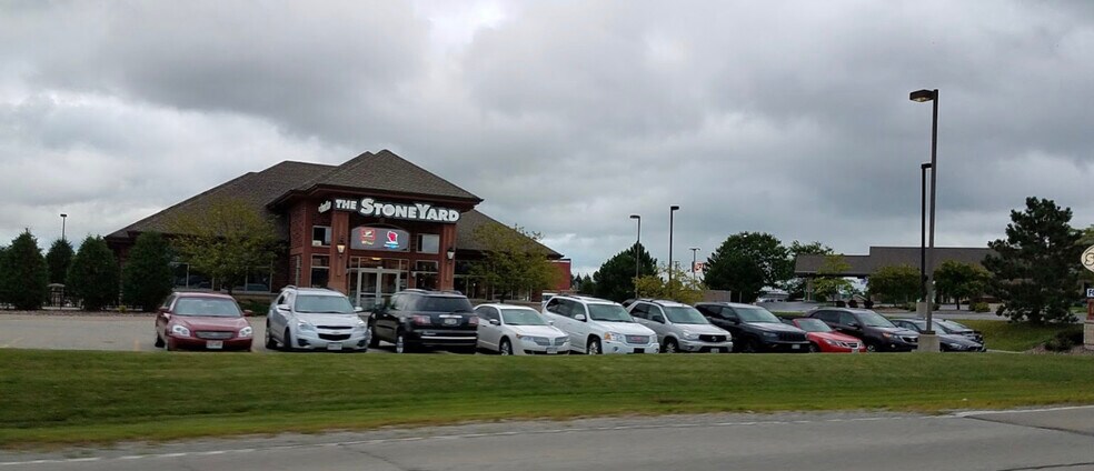 N140 Eisenhower Dr, Appleton, WI for sale - Primary Photo - Image 1 of 1