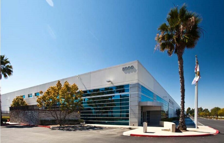 5800 Skylab Rd, Huntington Beach, CA for sale - Building Photo - Image 1 of 1