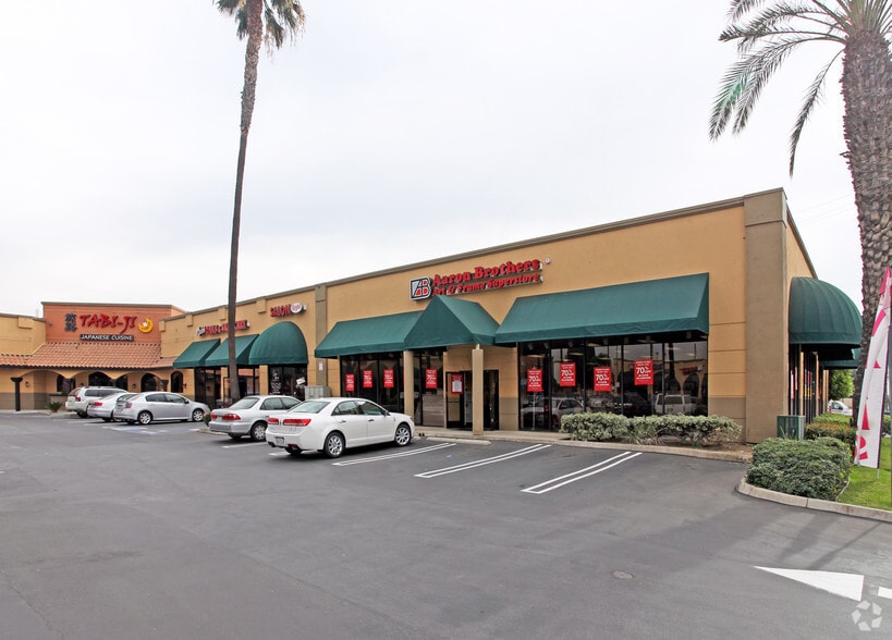 665 N Tustin St, Orange, CA for lease - Building Photo - Image 3 of 6