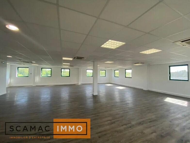 Office in Viry-Châtillon for sale - Interior Photo - Image 1 of 9
