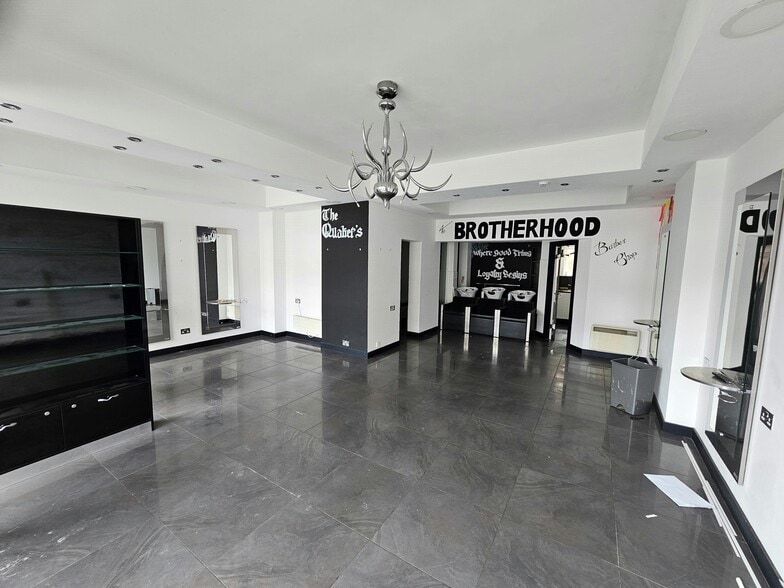 11-12 Horse Market, Darlington for lease - Interior Photo - Image 2 of 3