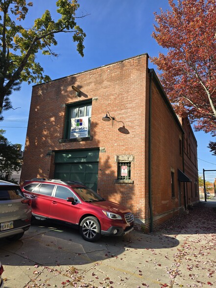 3723 Pearl Rd, Cleveland, OH for lease - Building Photo - Image 2 of 19