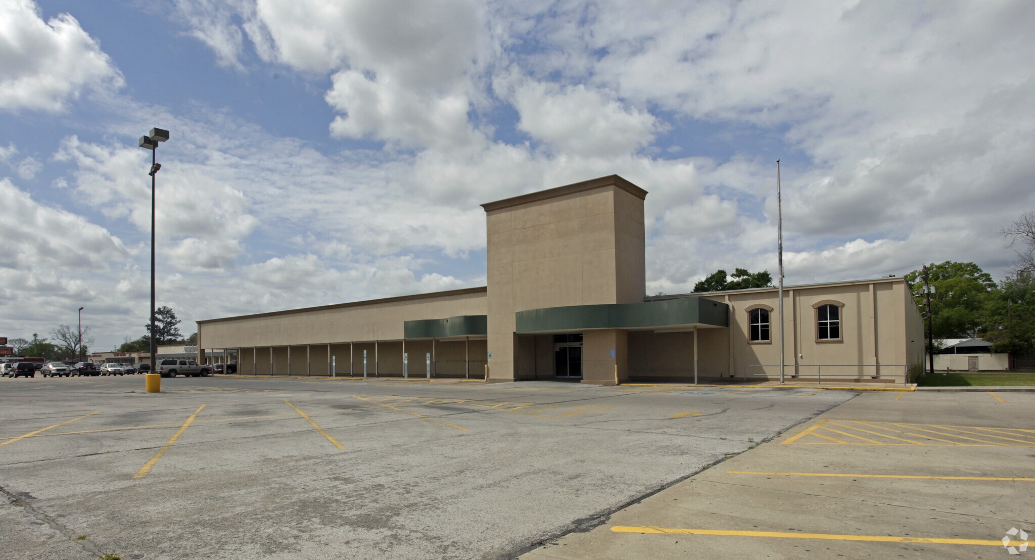 1001-1017 Main St, Liberty, TX for sale Primary Photo- Image 1 of 1