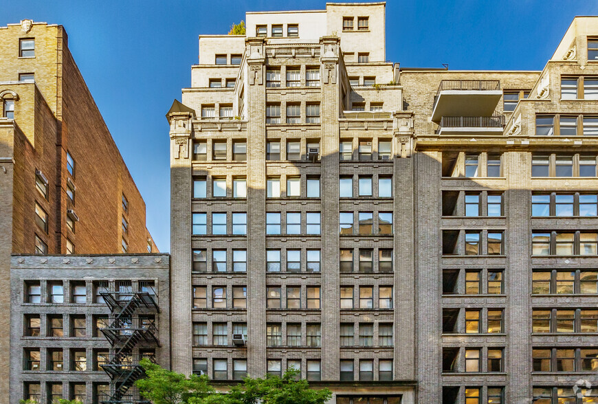 241 W 36th St, New York, NY for lease - Primary Photo - Image 1 of 5