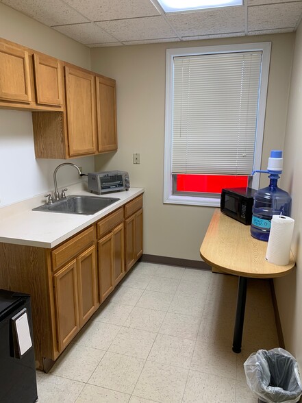 349 W Washington St, Morgantown, IN for lease - Interior Photo - Image 2 of 8