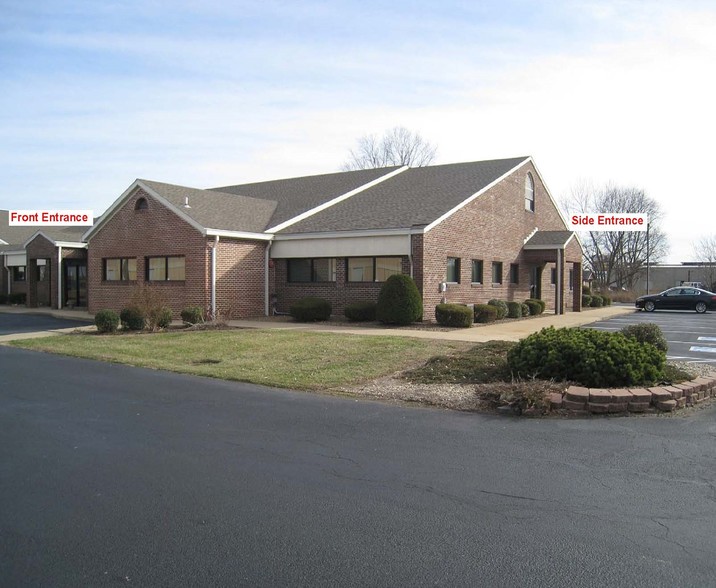 700-706 N Burkhardt Rd, Evansville, IN for lease - Building Photo - Image 1 of 1