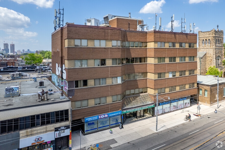 800 Bathurst St, Toronto, ON for sale - Building Photo - Image 1 of 1