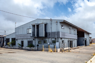 669 Ahua St, Honolulu HI - Warehouse