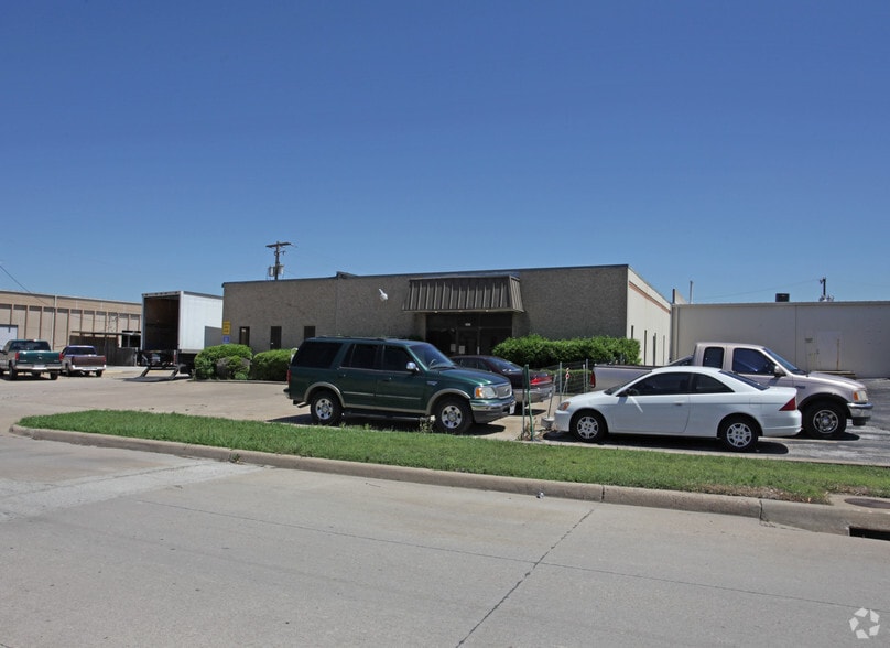 8801 Forum Way, Fort Worth, TX for lease - Building Photo - Image 2 of 2