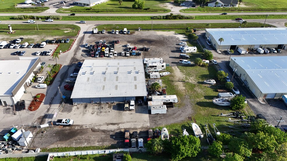 1044 NE Pine Island Rd, Cape Coral, FL for sale - Building Photo - Image 2 of 4