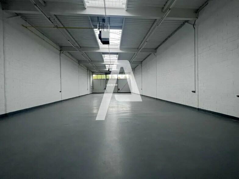 Flex in Bonneuil-sur-Marne for lease - Interior Photo - Image 1 of 8