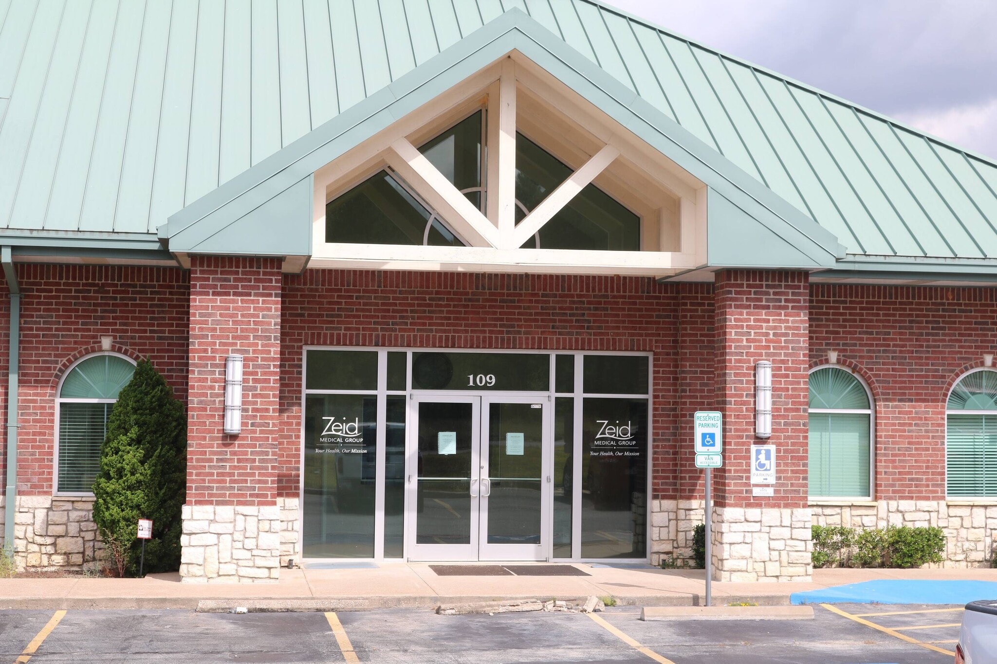 109 Zeid Blvd, Henderson, TX for lease Building Photo- Image 1 of 13