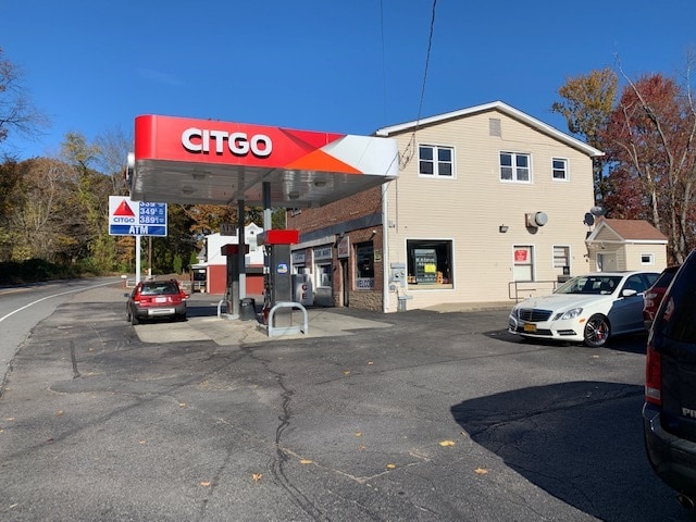 182 Fairfield Dr, Brewster Village, NY for sale - Primary Photo - Image 1 of 1