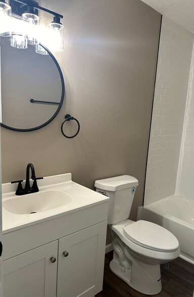 3074 Howey Rd, Columbus, OH for sale - Interior Photo - Image 3 of 33