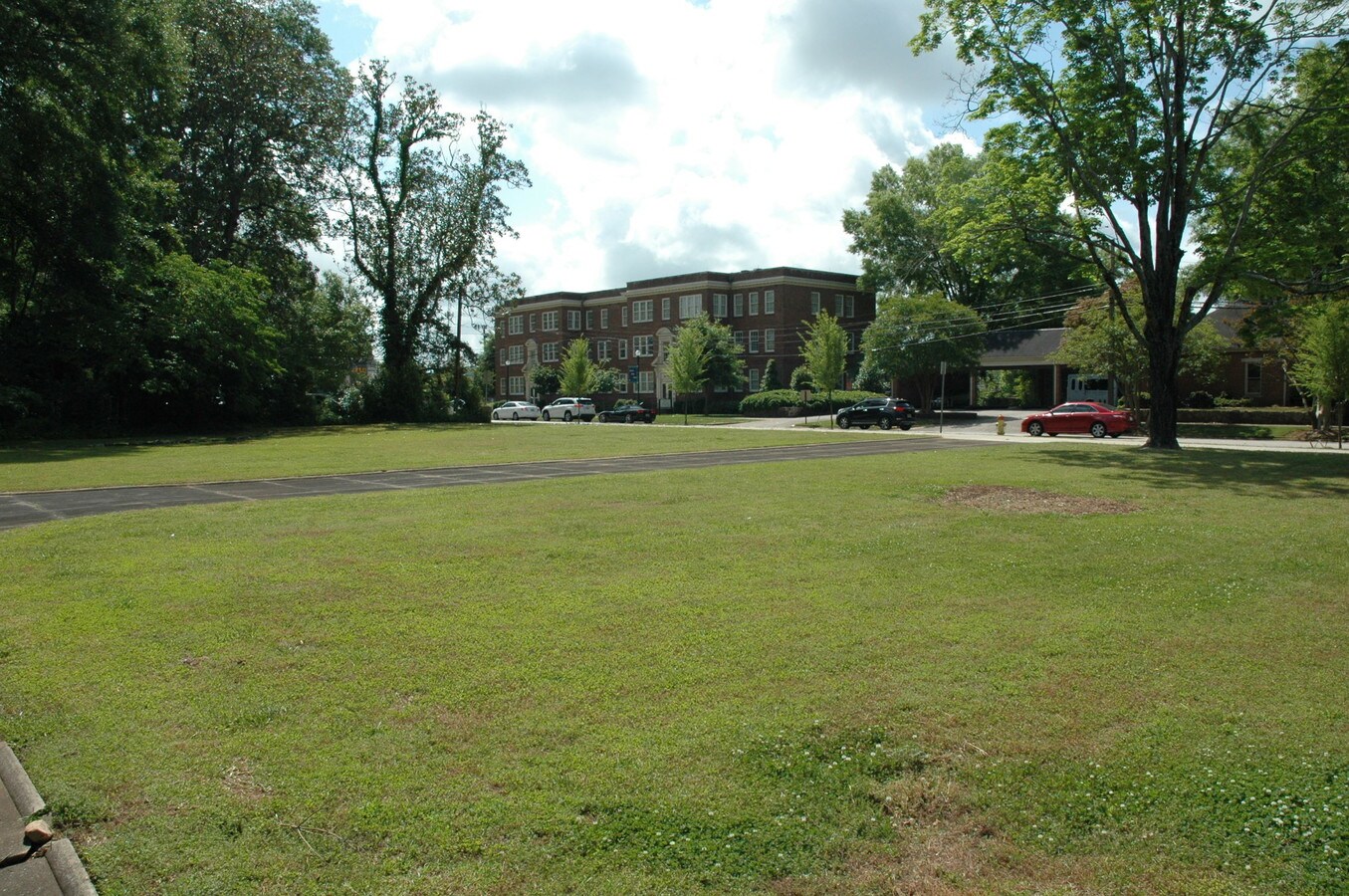 304 Broad St, Lagrange, GA 30240